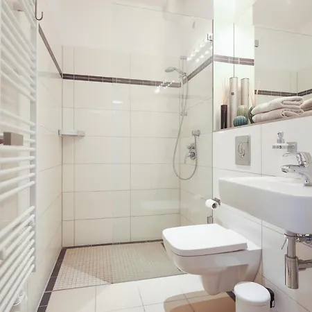 5 Personen Altbau Nahe Kurfuerstendamm - Shakespeare Berlin Exterior photo