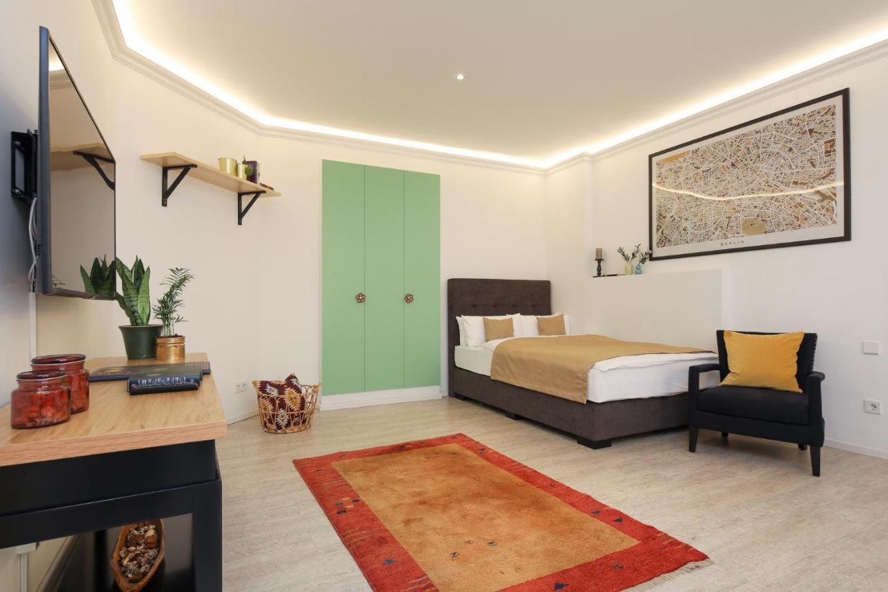 Apartment 5 Personen Altbau Nahe Kurfürstendamm *